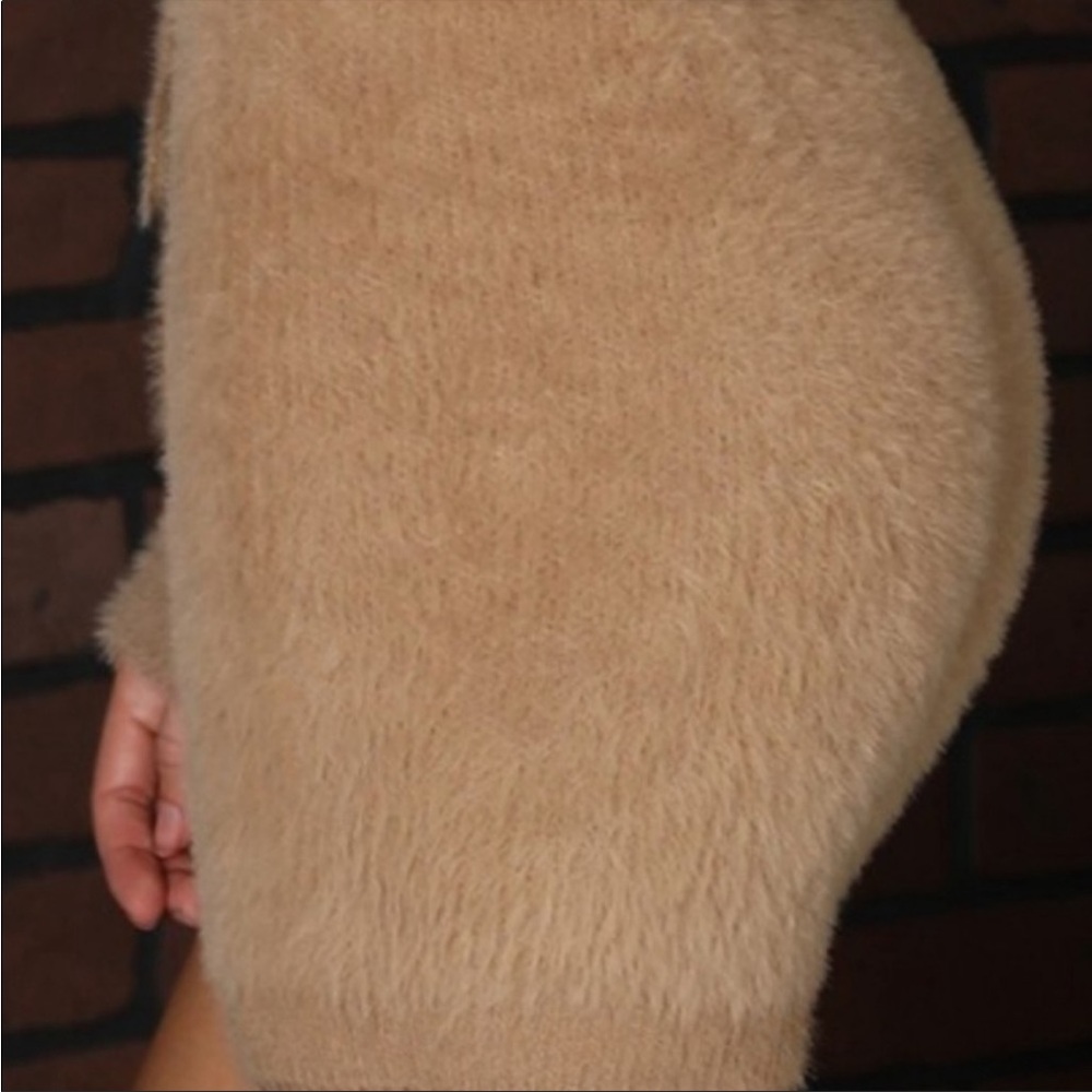Fuzzy Tan draw string shorts. - Picture 7 of 8